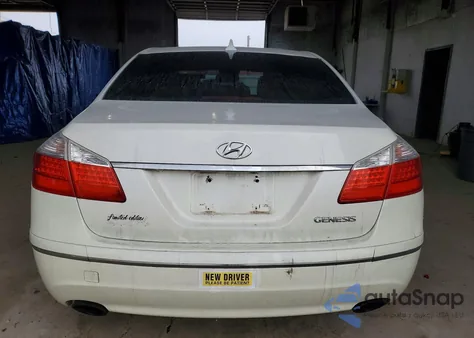 2011 Hyundai Genesis 3.8L z USA, uszkodzony, nr VIN KMHGC4DE3BU113256